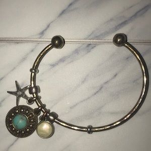 🌻 Lucky Brand Charm Bangle